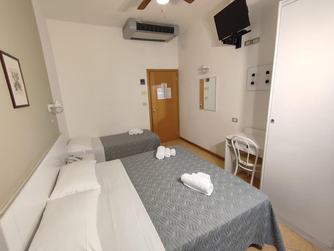 Hotel Athena B&B ガビッチェ・マーレ エクステリア 写真