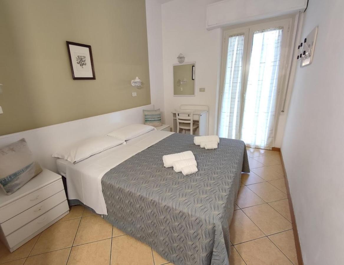 Hotel Athena B&B ガビッチェ・マーレ エクステリア 写真
