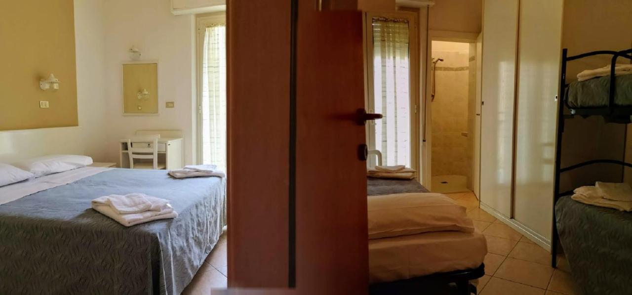 Hotel Athena B&B ガビッチェ・マーレ エクステリア 写真