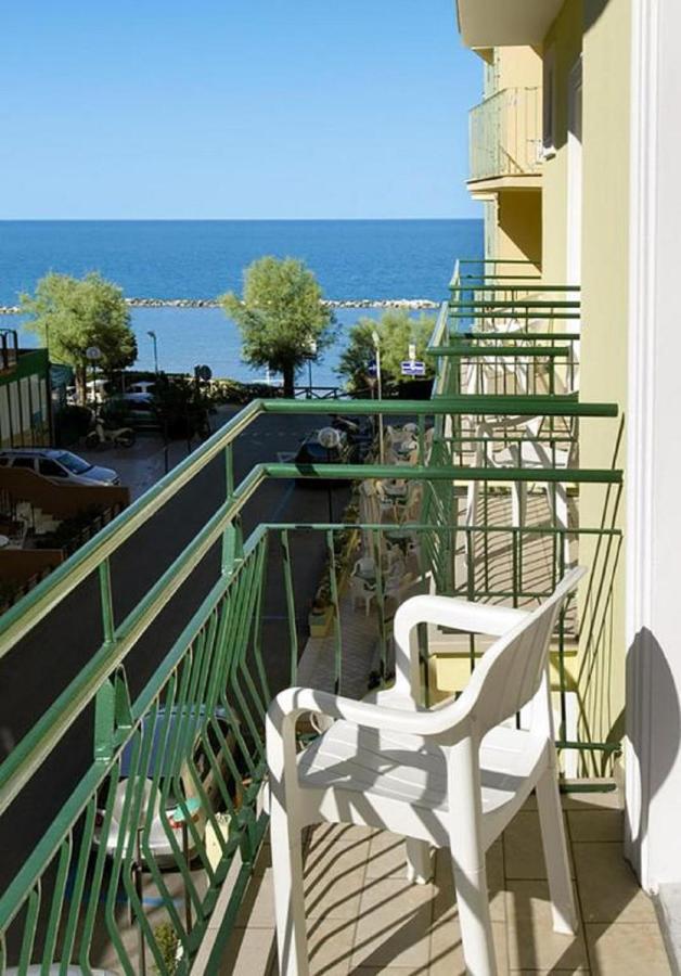 Hotel Athena B&B ガビッチェ・マーレ エクステリア 写真